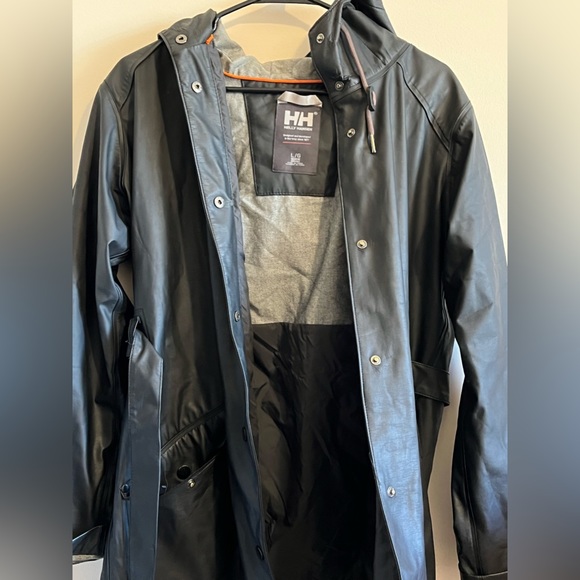 Rain coat - Picture 2 of 3